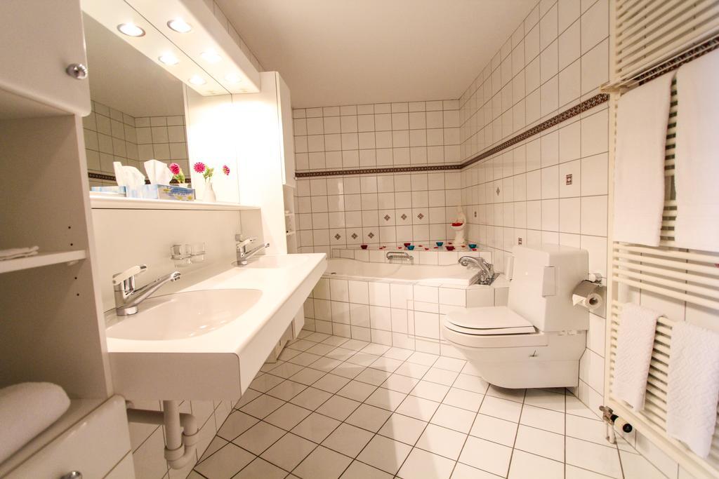Schweizerhof Hotel Mels ภายนอก รูปภาพ